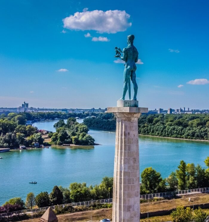 Вантелесна оплодња у Србији – могућности и подршка за парове и појединце